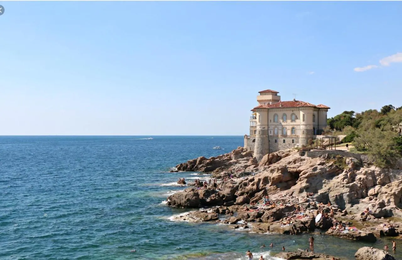 Anne Marie Sweet Home Livorno 0*,  Italien
